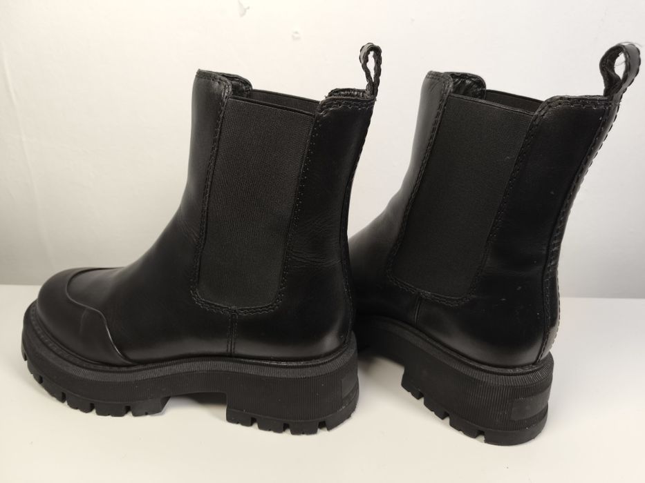 СРОЧНО  до 1.02. Ботинки натуральная кожа размер 38 деми