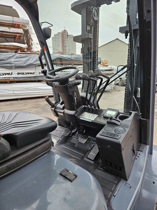 Навантажувач вилковий Toyota 4 тонни. Вилочный погрузчик Тойота 4 т