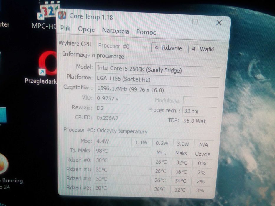 Komputer stacjonarny Fujitsu Esprimo P 700 z monitorem DELL 2210