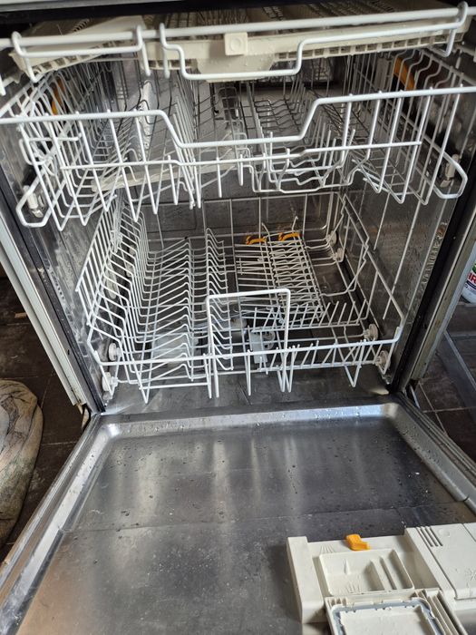 Zmywarka Miele. Błąd f11.