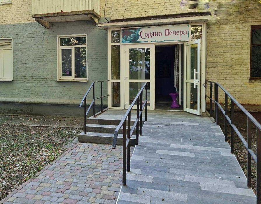 Продаж комерційного приміщення по Кам'янецькій