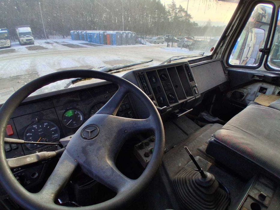 Sprzedam samochód ciężarowy Mercedes -Benz 2524