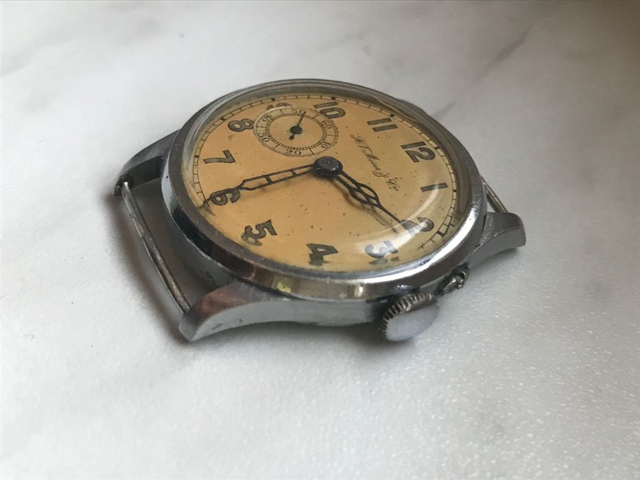 Henry Moser & Cie zegarek wojskowy