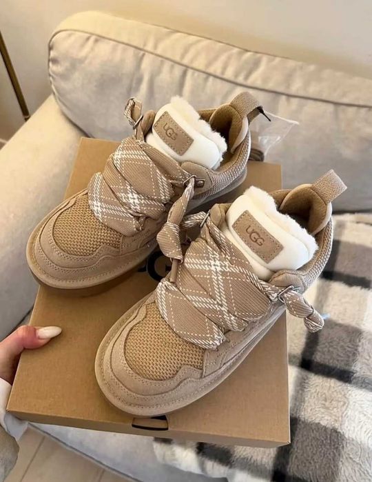 UGG Lowmel Sand R.40