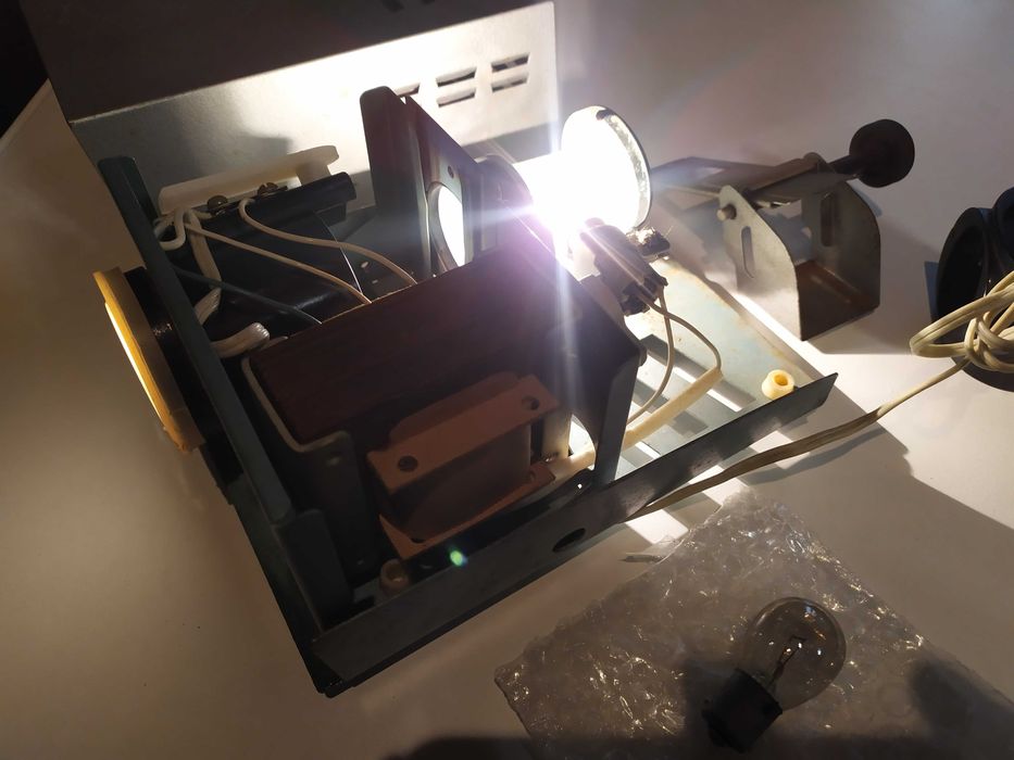 Фільмоскоп ФД-2(діапроектор)дитячий+запасна лампа СССР вінтаж