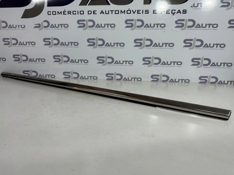 Friso Raspador Vidro Frente / Trás Direito - Peugeot 308 II SW
