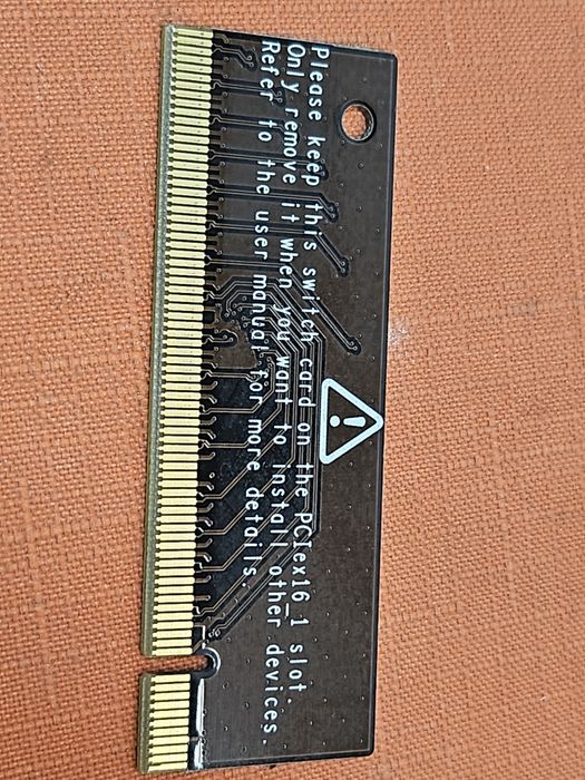 fizyczna karta przełączająca Asus  vga-swith-card