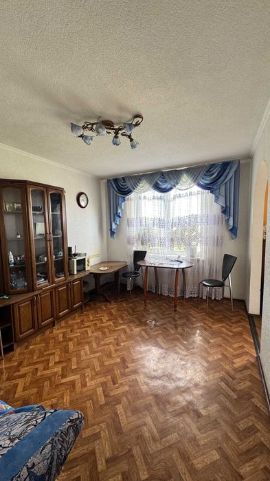 Продам 3 к.кв в Чугуеве по ул.Музейная.