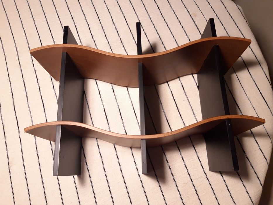 Suporte para CDs de madeira, com design moderno