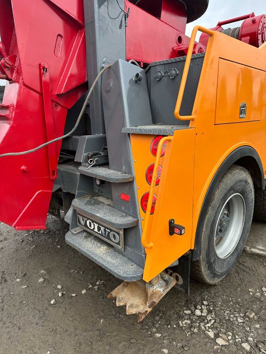 Volvo FH16 520 к.с. | Спецевакуатор для вантажівок | 8x4 | Кран Fassi