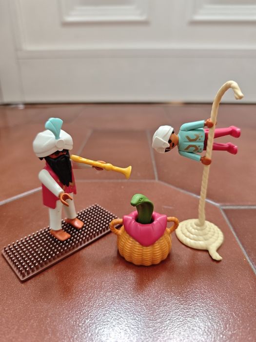 Playmobil encantador de serpentes