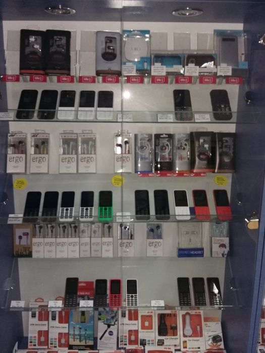 Вітрини скляні з підсвіткою