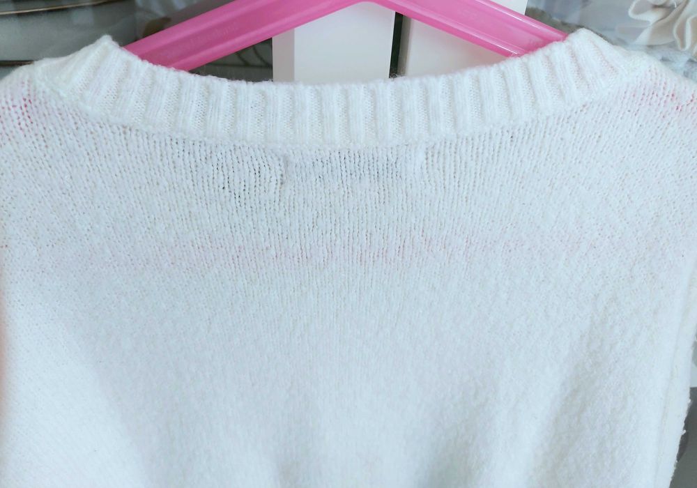 RESERVED Sweterek zimowy z dzwoneczkami biały czerwony roz. 134