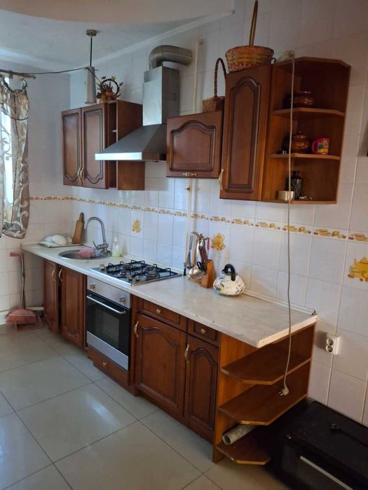 (13) Продам 2-поверховий будинок поблизу Великодолинського.