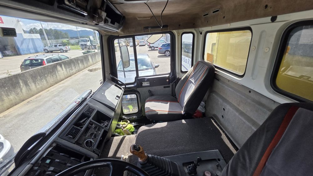 Camião Volvo FL6