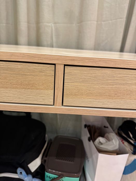 Secretaria ikea em bom estado