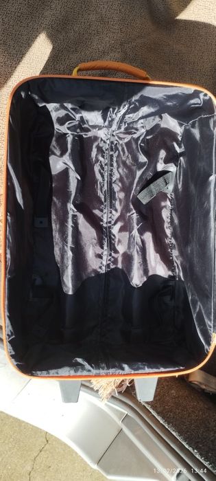 Mala de viagem 45x35x17. Em Loulé.