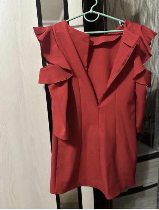 Червона коротка сукня    44-46-48(M-L) Сережки  в подарунок