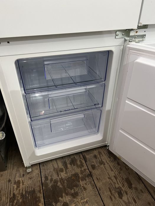 Вмонтований холодильник  з Німеччини Вмонтированый холодильник