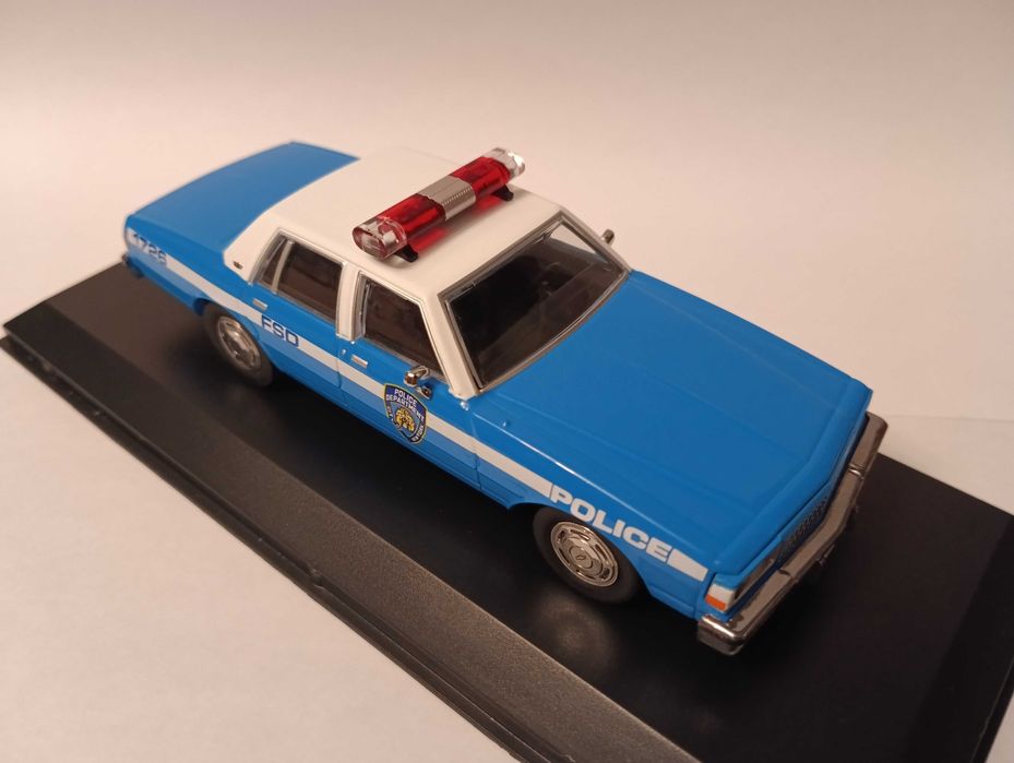Модель 1990 Chevrolet Caprice NYPD, масштаб 1:43, Greenlight: 1