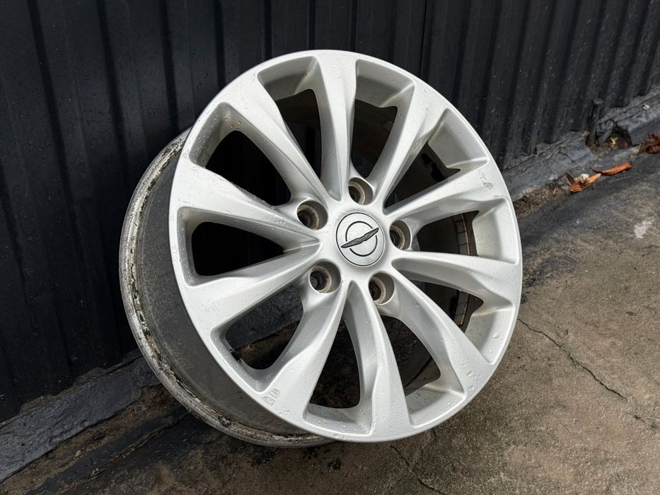 Oryginalna felga aluminiowa Chrysler Pacifica 17 cali 5x127