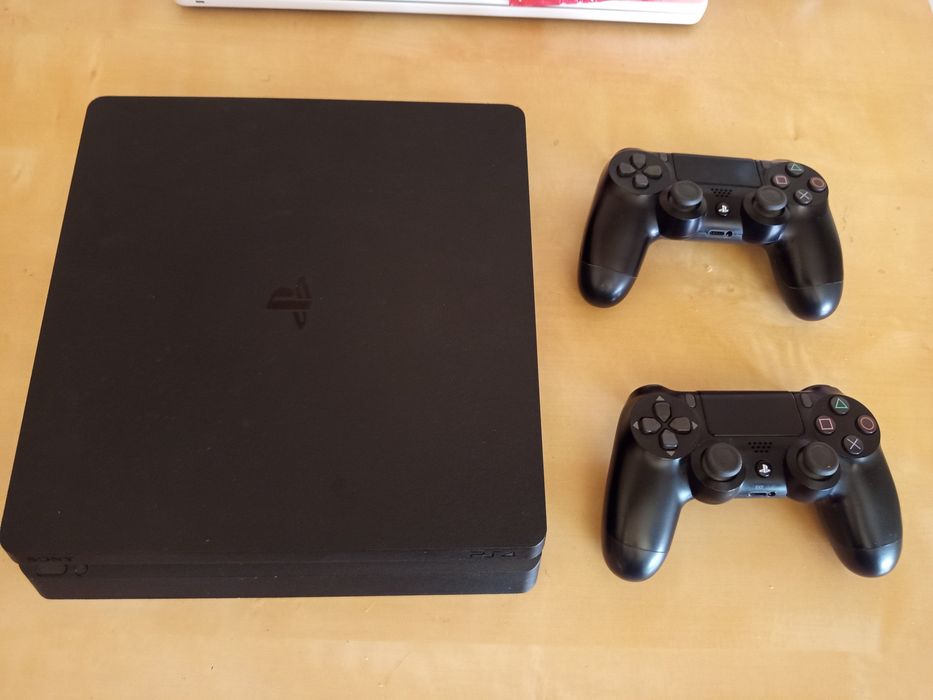 Playstation 4 Slim Com 2 Comandos Originais Sony e 3 Jogos