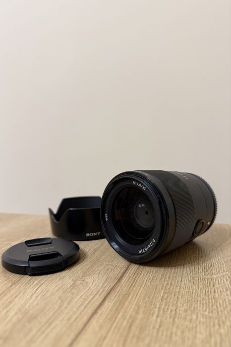 Obiektyw Sony 1.8 / 35mm FF