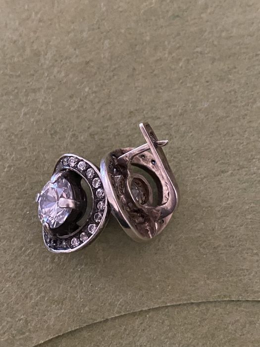 Сережки сріло із каменем