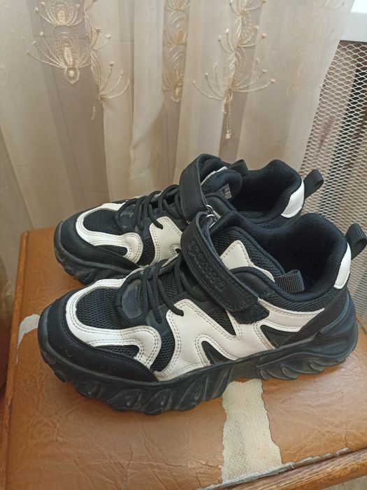 Кросовки на девочку 600грн