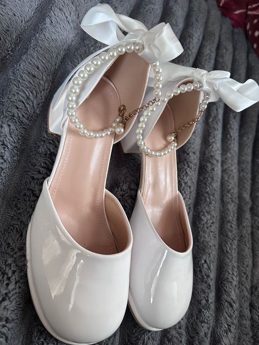 Продаю нові весільні туфлі