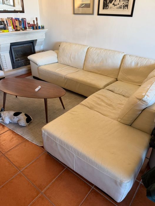 Sofá em pele em forma de L