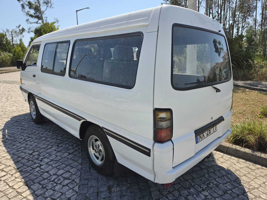 Mitsubishi L300 2.5D  9 Lugares