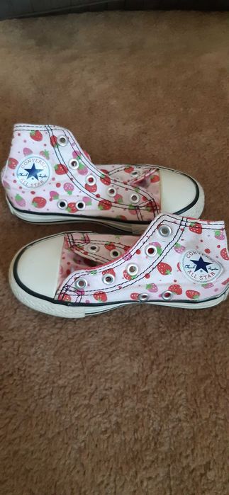 Dziewczęce truskawkowe Trampki Converse rozm.11