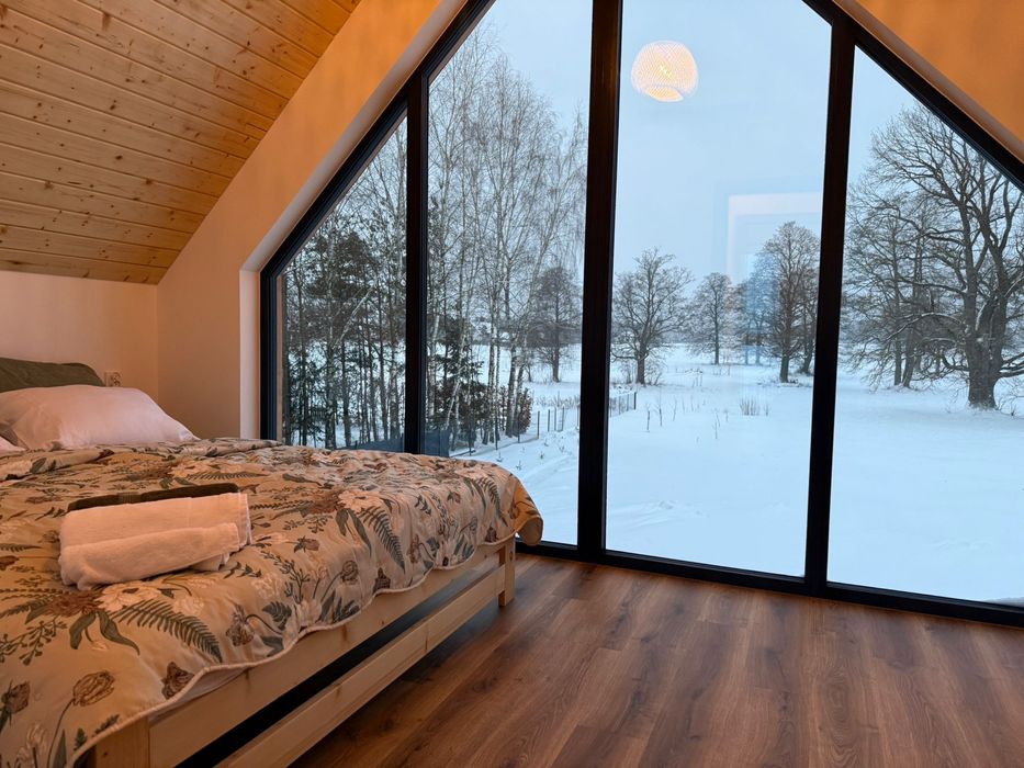 Oak House. Domek z balią w Serskim Lesie