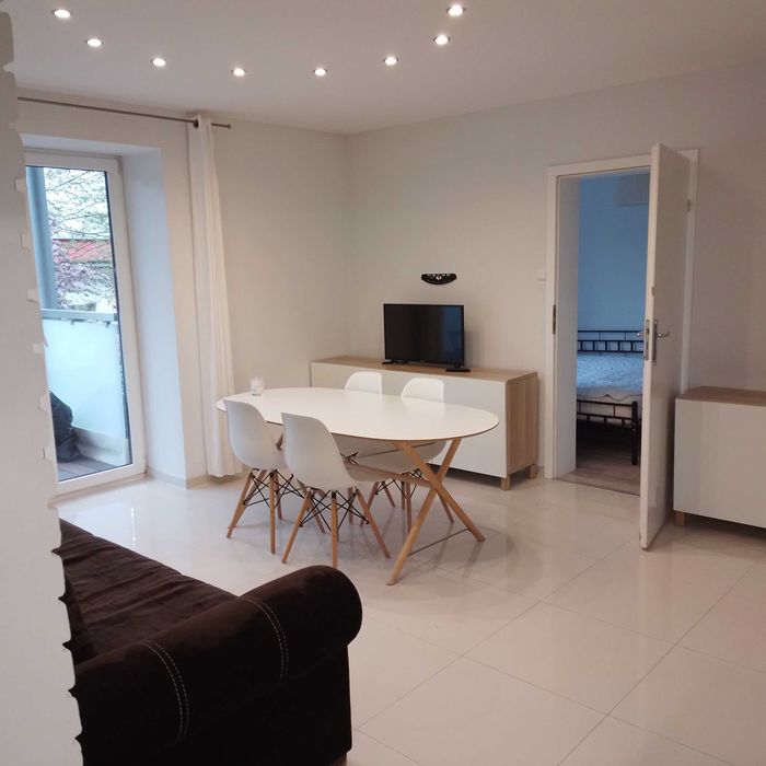 Ekskluzywne dwupokojowe mieszkanie z aneksem kuchennym do wynajęcia