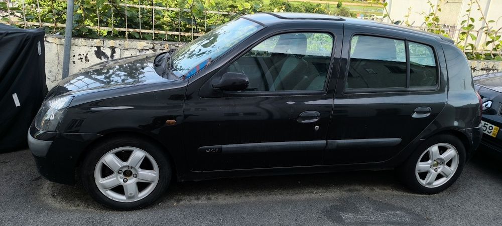 Clio 1.5 gasóleo. Fevereiro de 2002