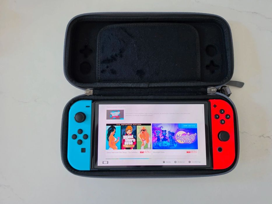 Nintendo Switch OLED Neon (Com Caixa, Estojo Tomtoc e Vários Acessórios), Excelente Estado