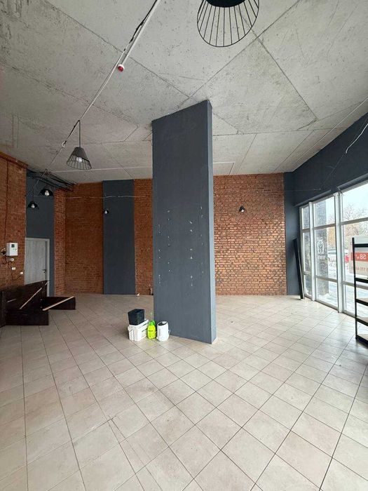 Оренда фасадного приміщення, новий ЖК, ремонт