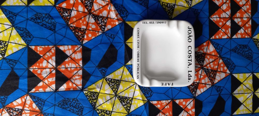 Antigo Cinzeiro Publicitário - PORCELANA DE ALCOBAÇA