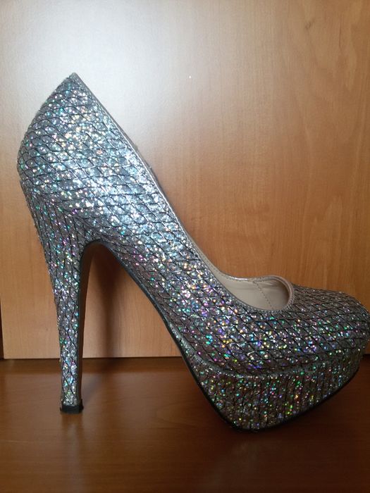 Туфли - лабутены. Праздничные!