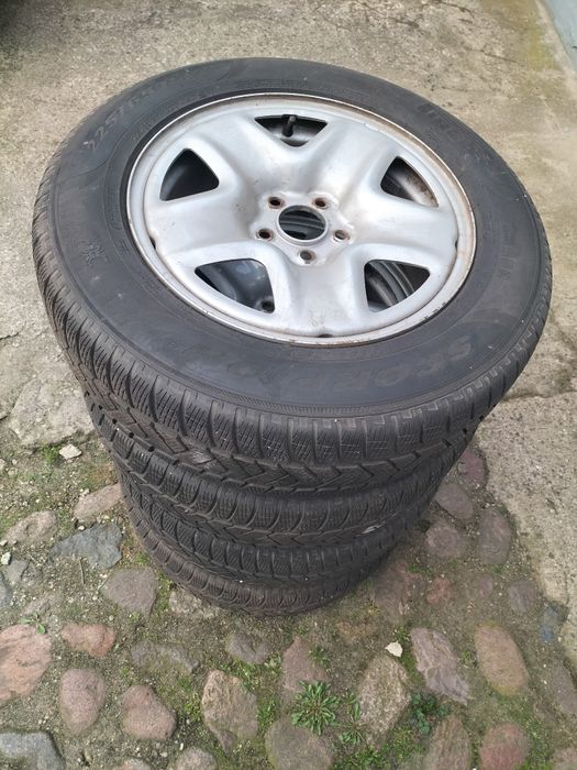 Opony Pirelli Scorpion zimowe 225/65 R17