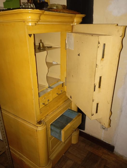 Cofre Antigo em Ferro