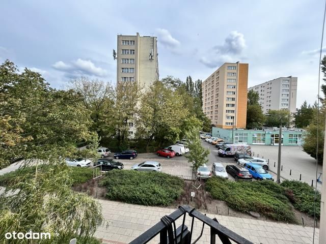 Ciche, przy Pl Hallera, Zoo, tramwajów i metra