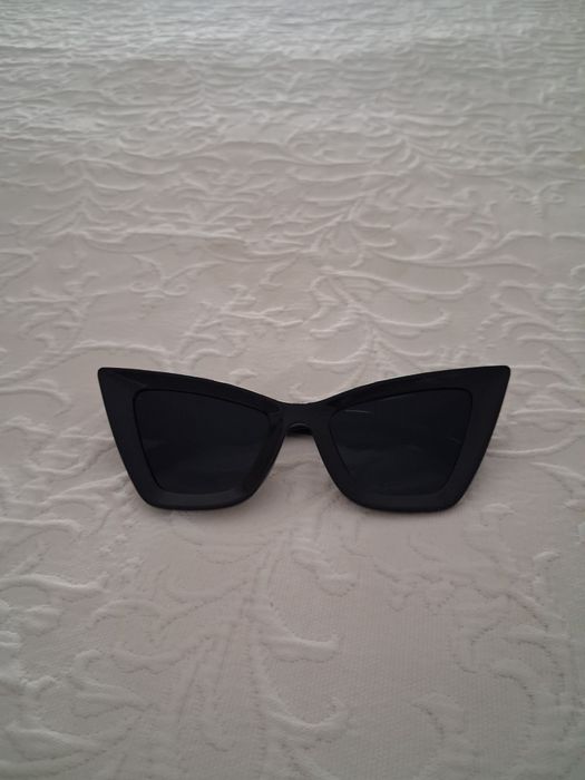Óculos de sol cat eye. Nunca usados