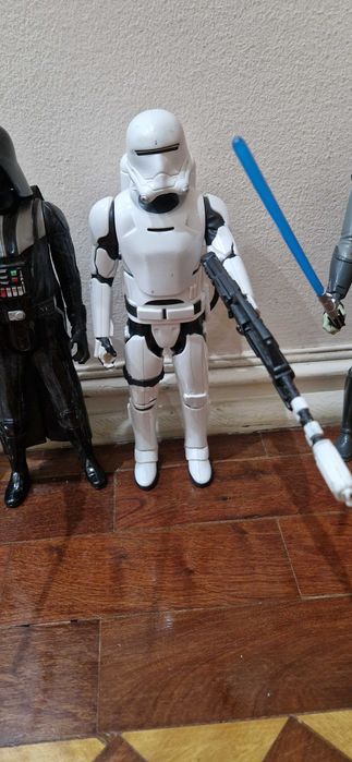 Conjunto de figuras Star Wars e Marvel