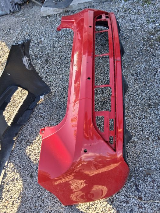Para-choques Seat IBiza FR ano 2010 a 2014 modelo 5 portas usado com danos