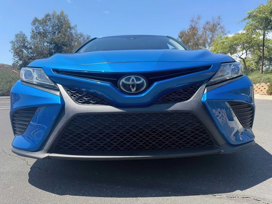 Toyota Camry      2020