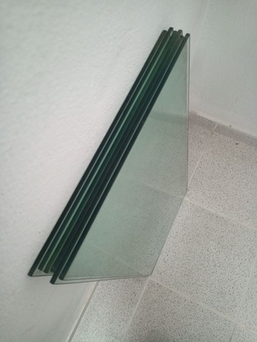 Prateleiras em vidro