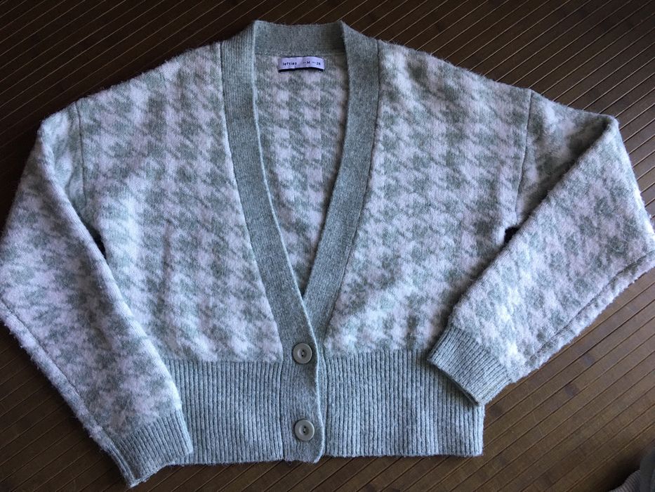 Casaco de malha decote V