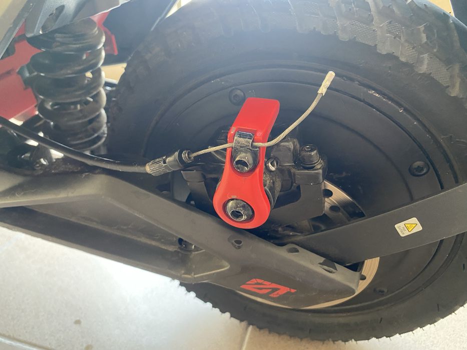 Продам электросамокат Segway Ninebot ZT3 Pro
